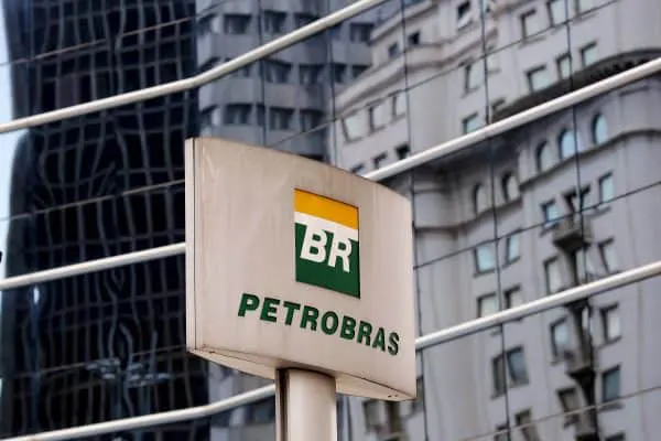 Bolsonaro sanciona lei que promete abrir mercado de gás e baratear energia